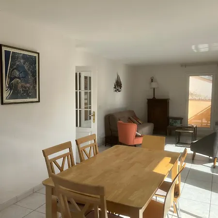 - T3 Avec Terrasse Et Parking - Fr-1-319-5 *