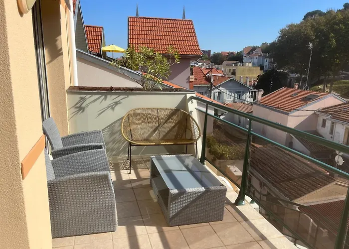 - T3 Avec Terrasse Et Parking - Fr-1-319-5 *