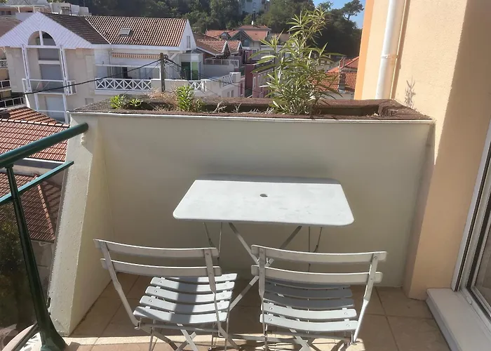 - T3 Avec Terrasse Et Parking - Fr-1-319-5