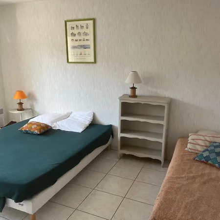- T3 Avec Terrasse Et Parking *