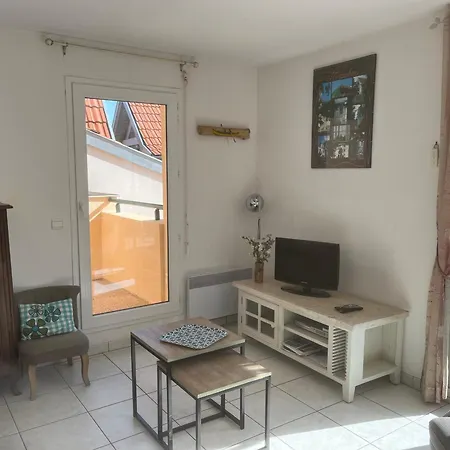 - T3 Avec Terrasse Et Parking